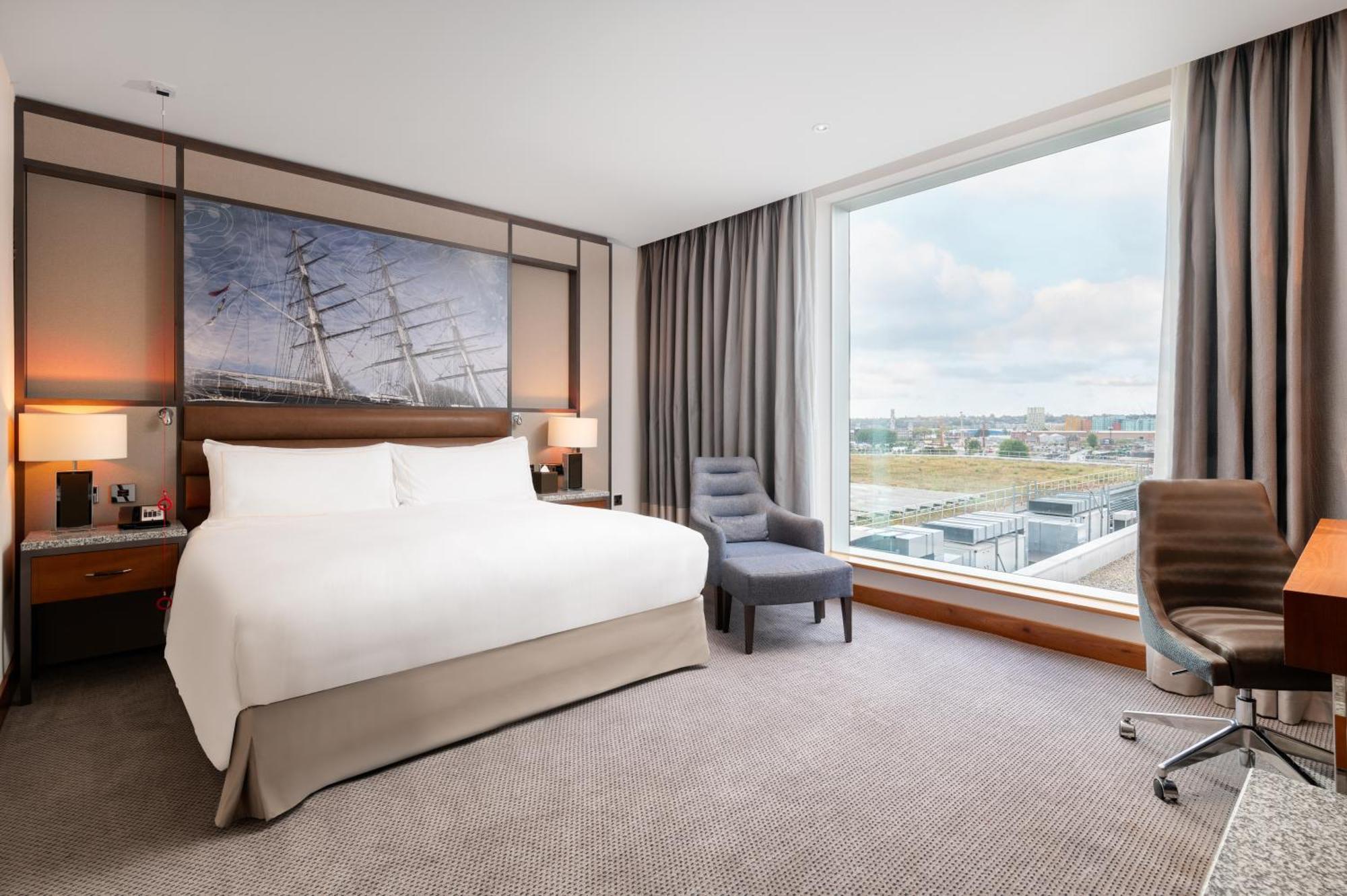 Chambre Lit King-Size Classique - Adaptée aux Personnes à Mobilité Réduite