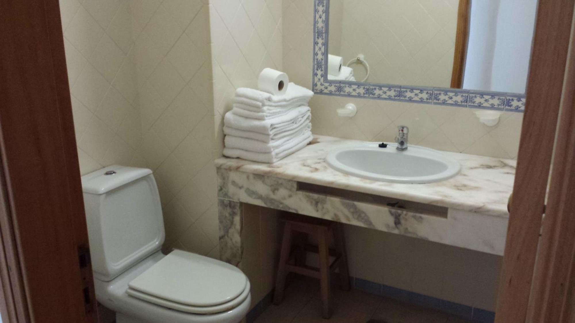 One-Bedroom Apartment,913774381:JPEG