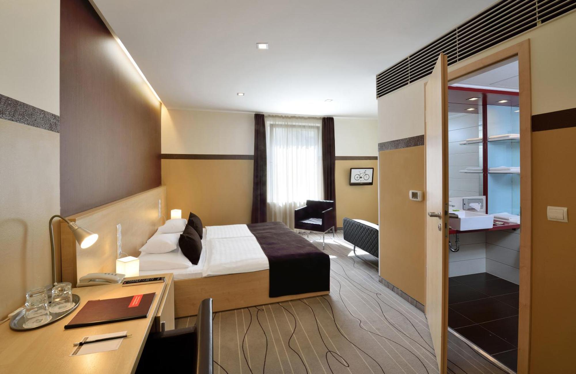 Quarto Duplo com Cama Extra