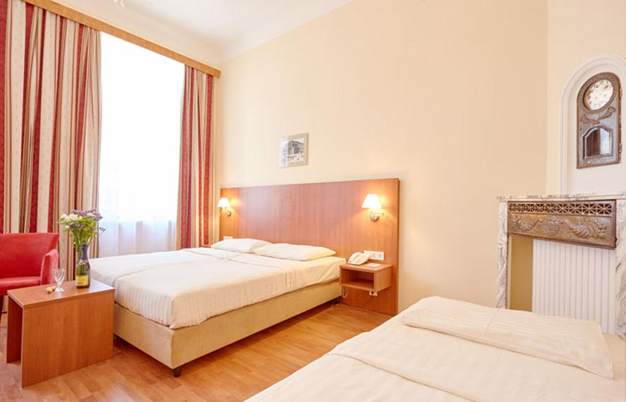 Basic Triple Room,1673935742:JPEG