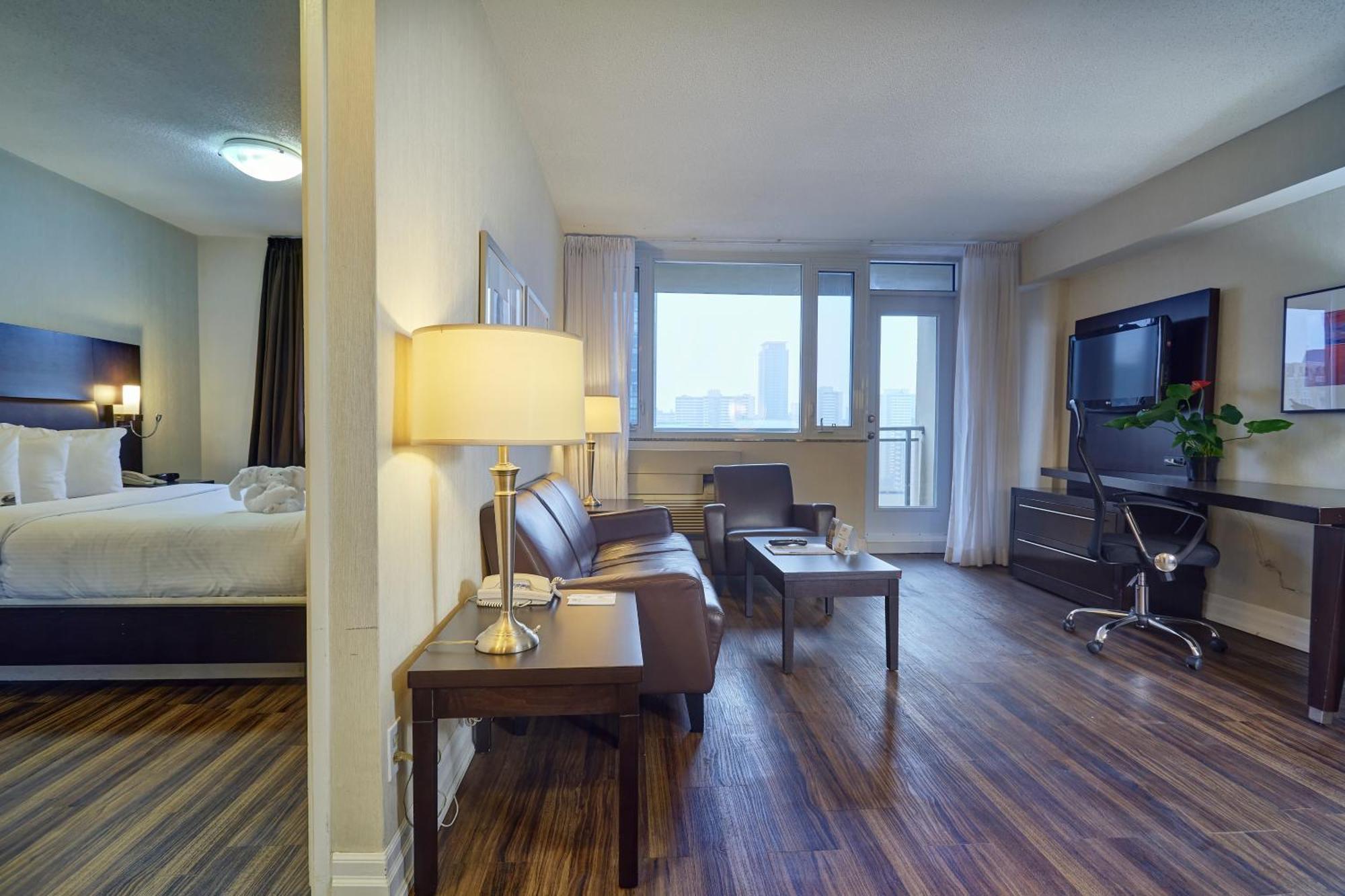 Deluxe Suite,792496893:JPEG