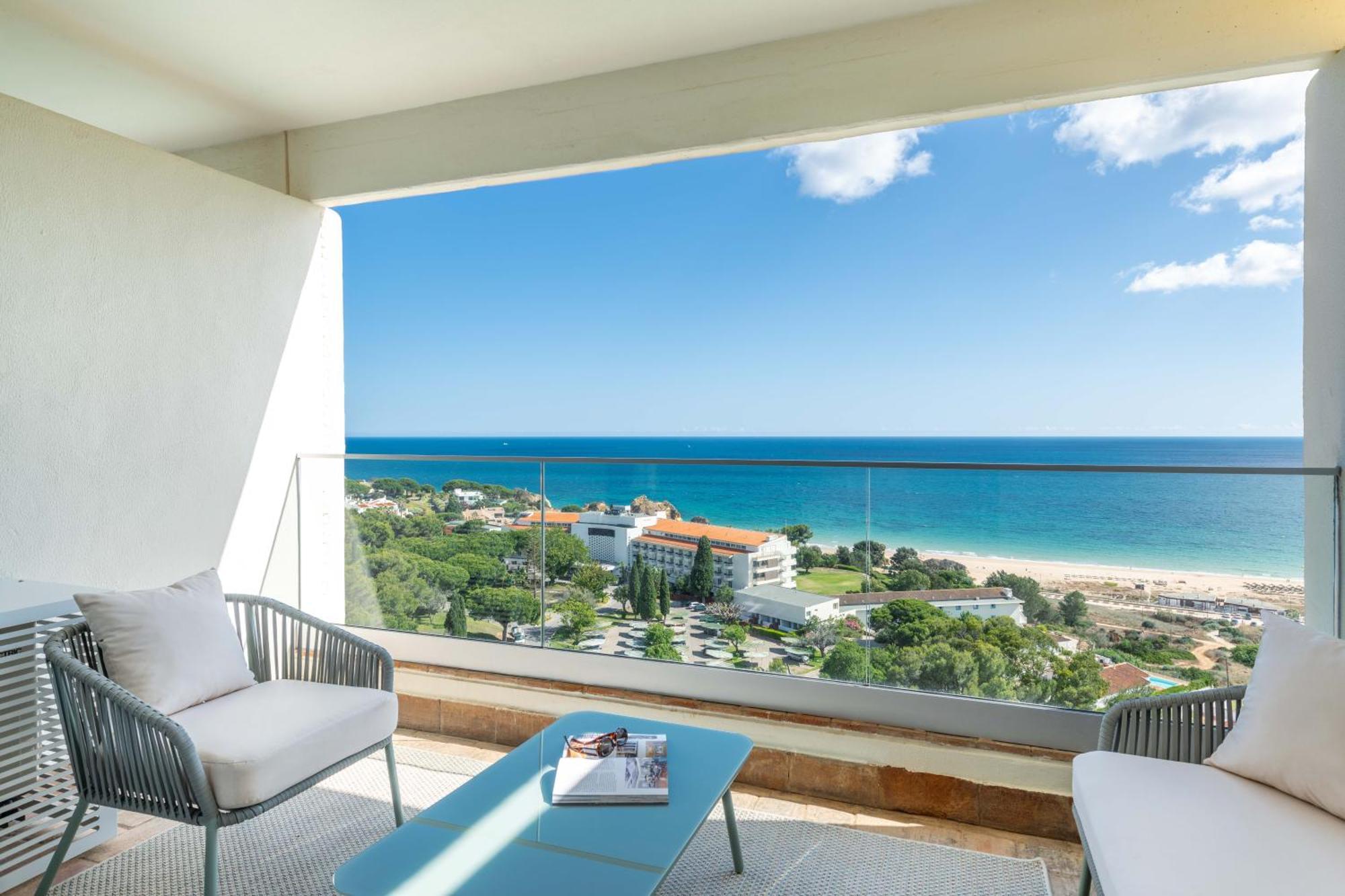 Quarto Familiar Superior (2 Adultos + 2 Crianças)