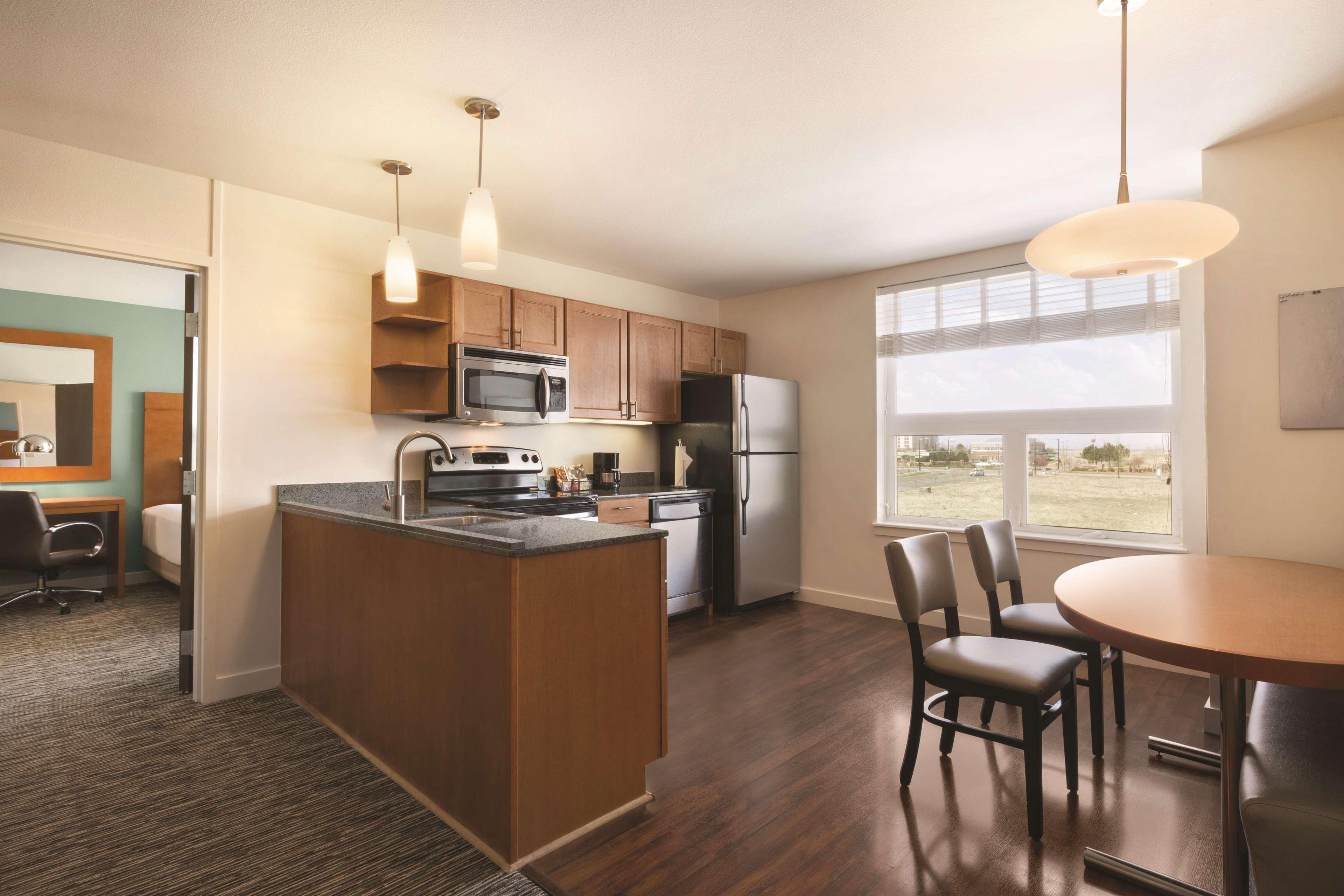 Two-Bedroom King Suite,1438825747:JPEG