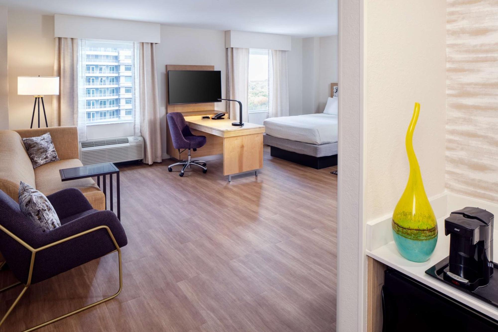 Queen Studio Suite with Two Queen Beds - Non-Smoking