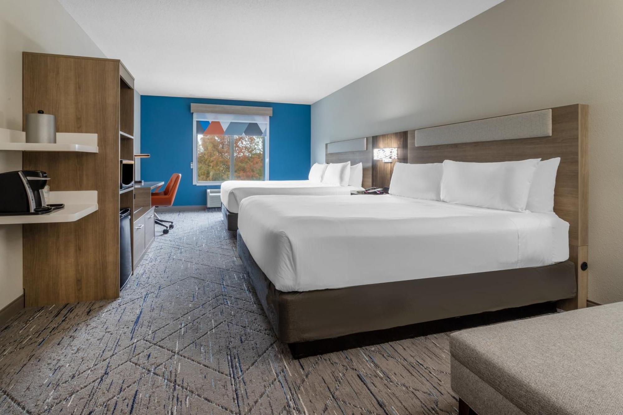 Deluxe King Room with Two King Beds - Disability Access