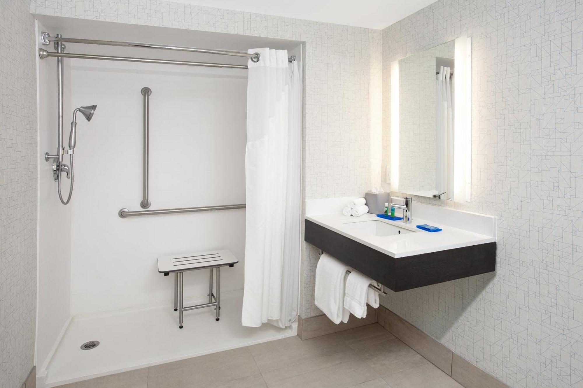 Standard King Room with Roll-in Shower - Mobility Accessible