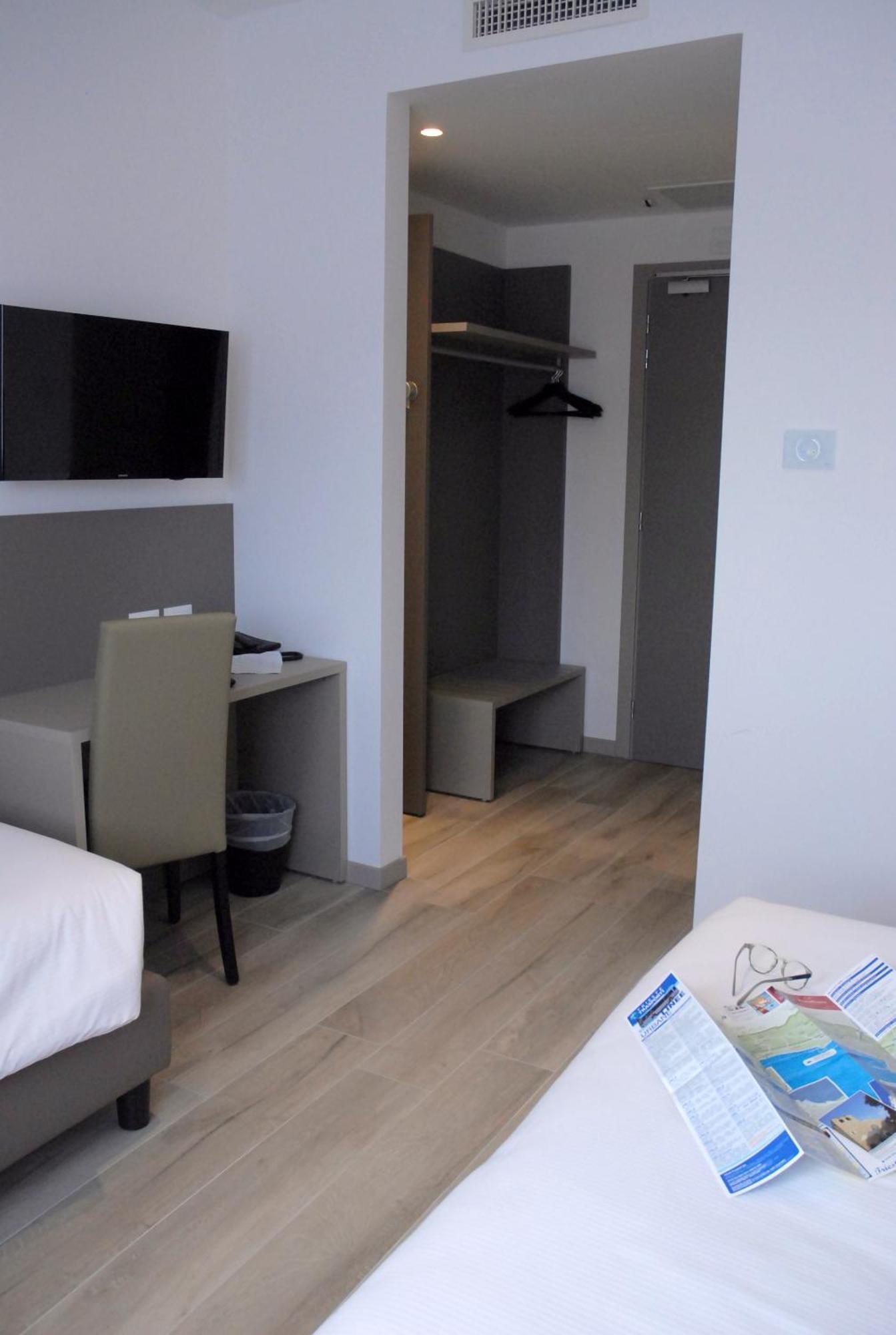 Superior Triple Room,1458578944:JPEG