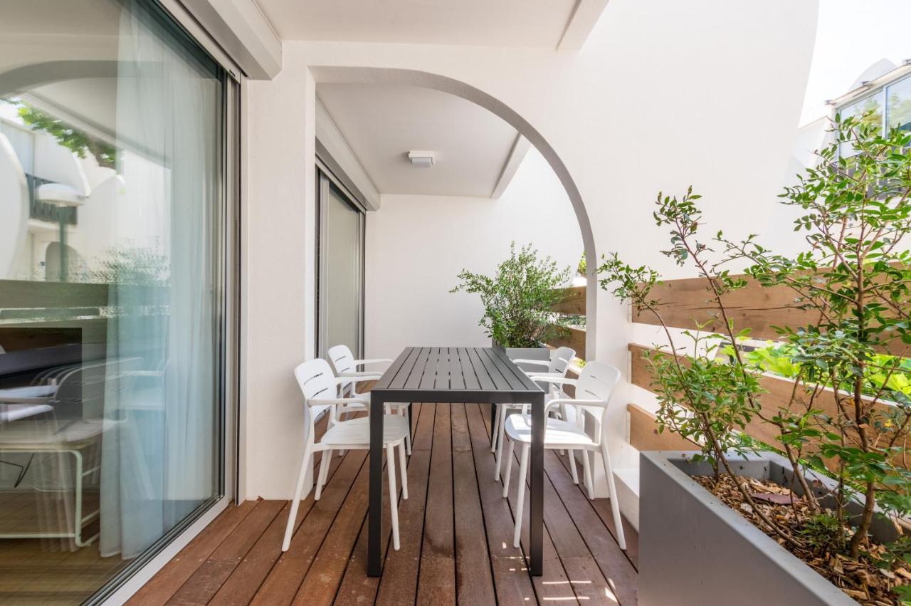 Apartment with Terrace