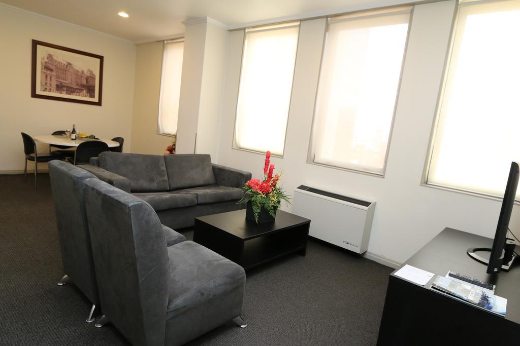 Suite Too