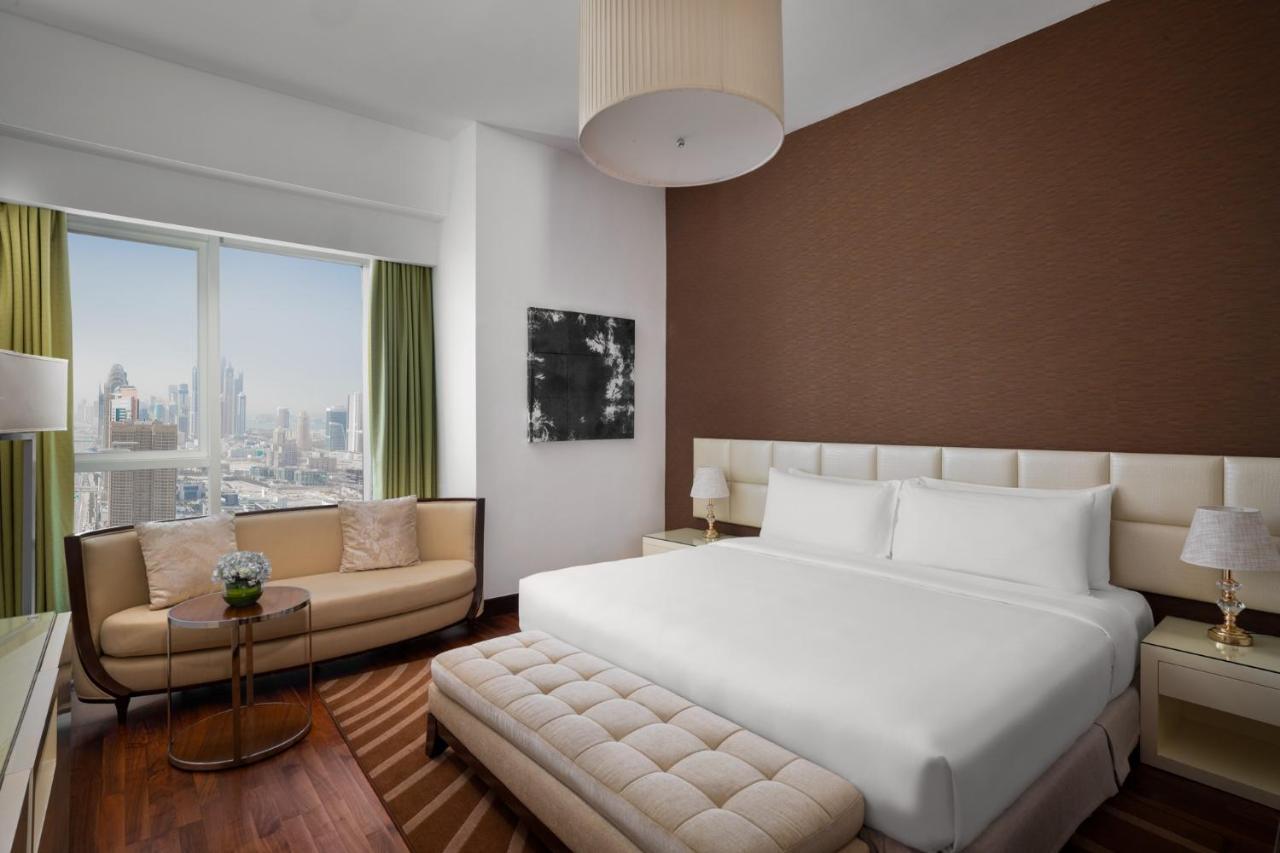 Deluxe Three Bedroom Penthouse - Complimentary Transfer to Mall of the Emirates, Insurance Market Metro Station & Jumeirah Beach,1472094763:JPEG