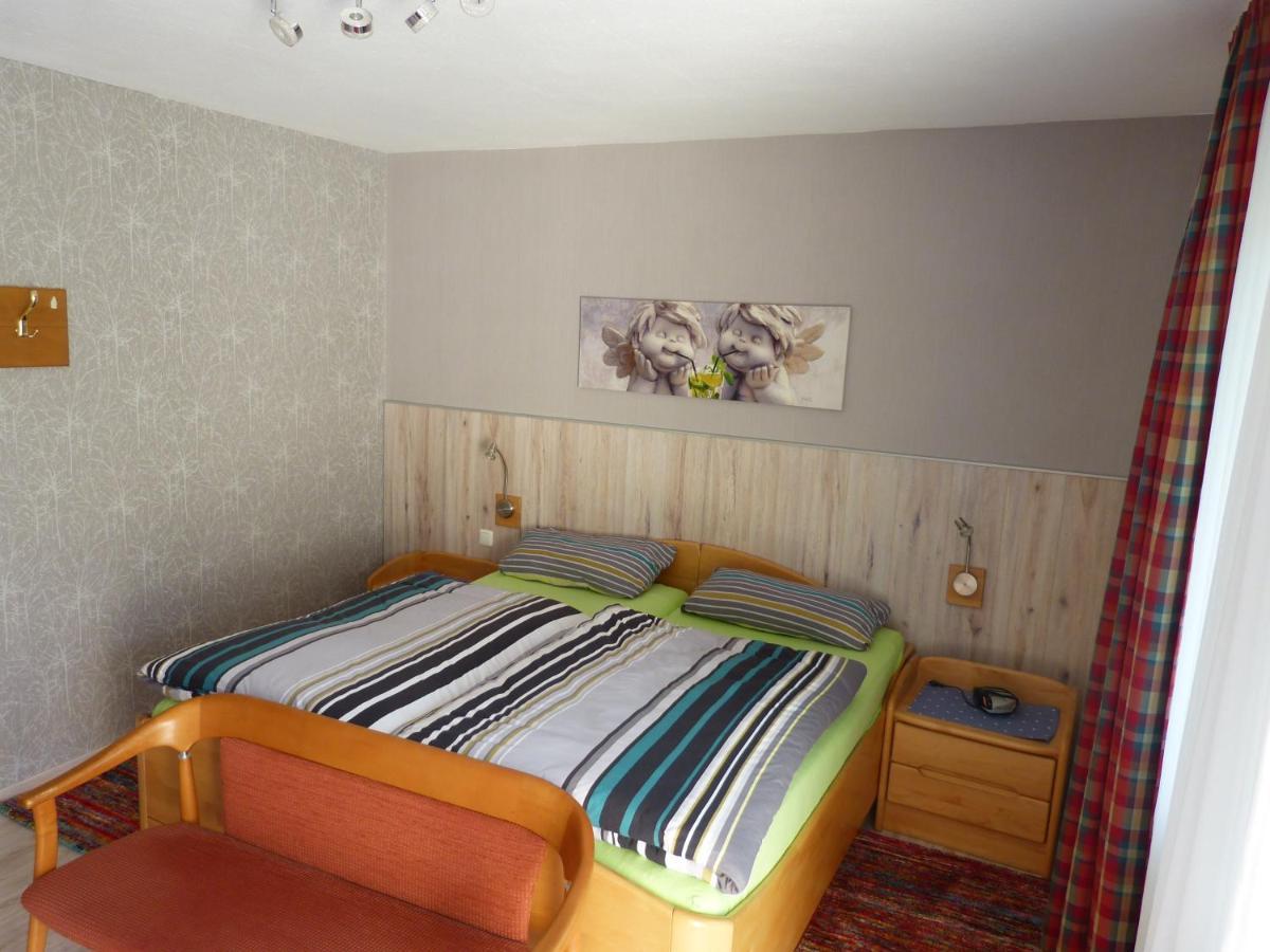 Doppelzimmer mit Gartenblick