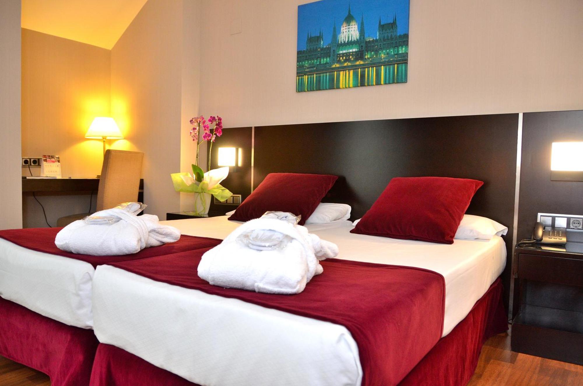 Double or Twin Room,1207603912:JPEG