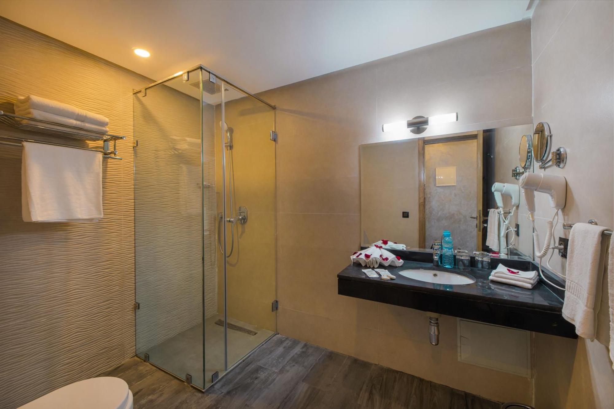 Double Room,1459381801:JPEG