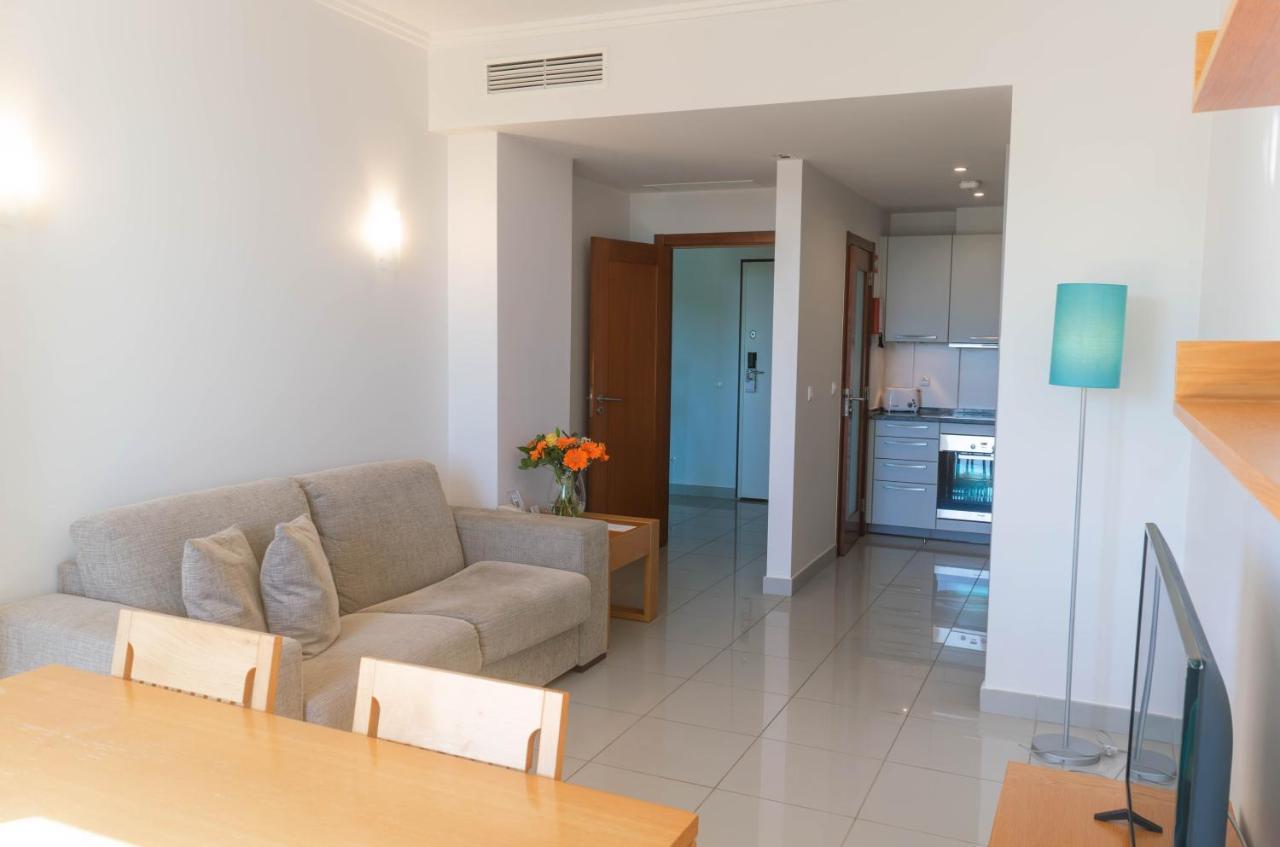 One-Bedroom Suite (2 Adults + 2 Children),1498531921:JPEG