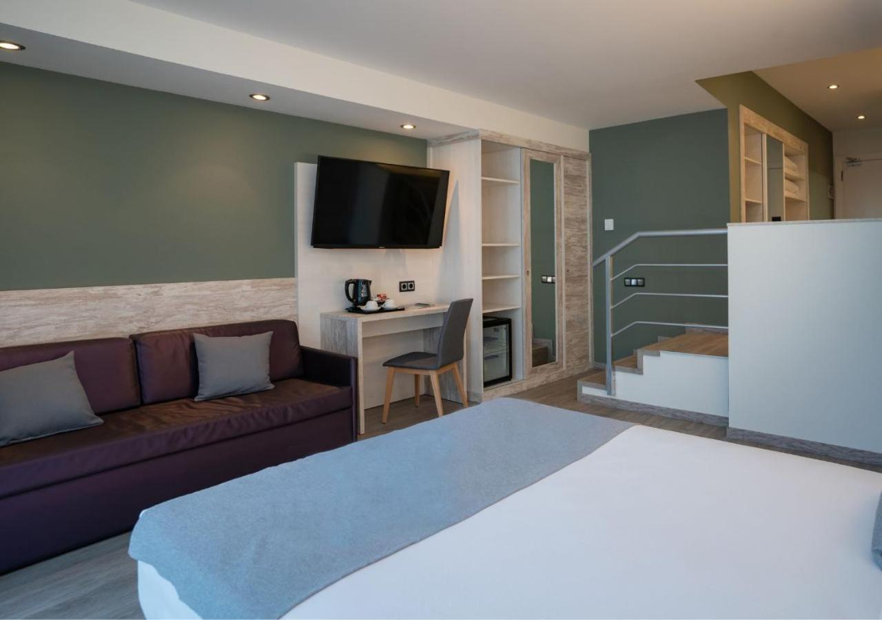 Family Superior Room (2 adults + 2 children),1498588951:JPEG