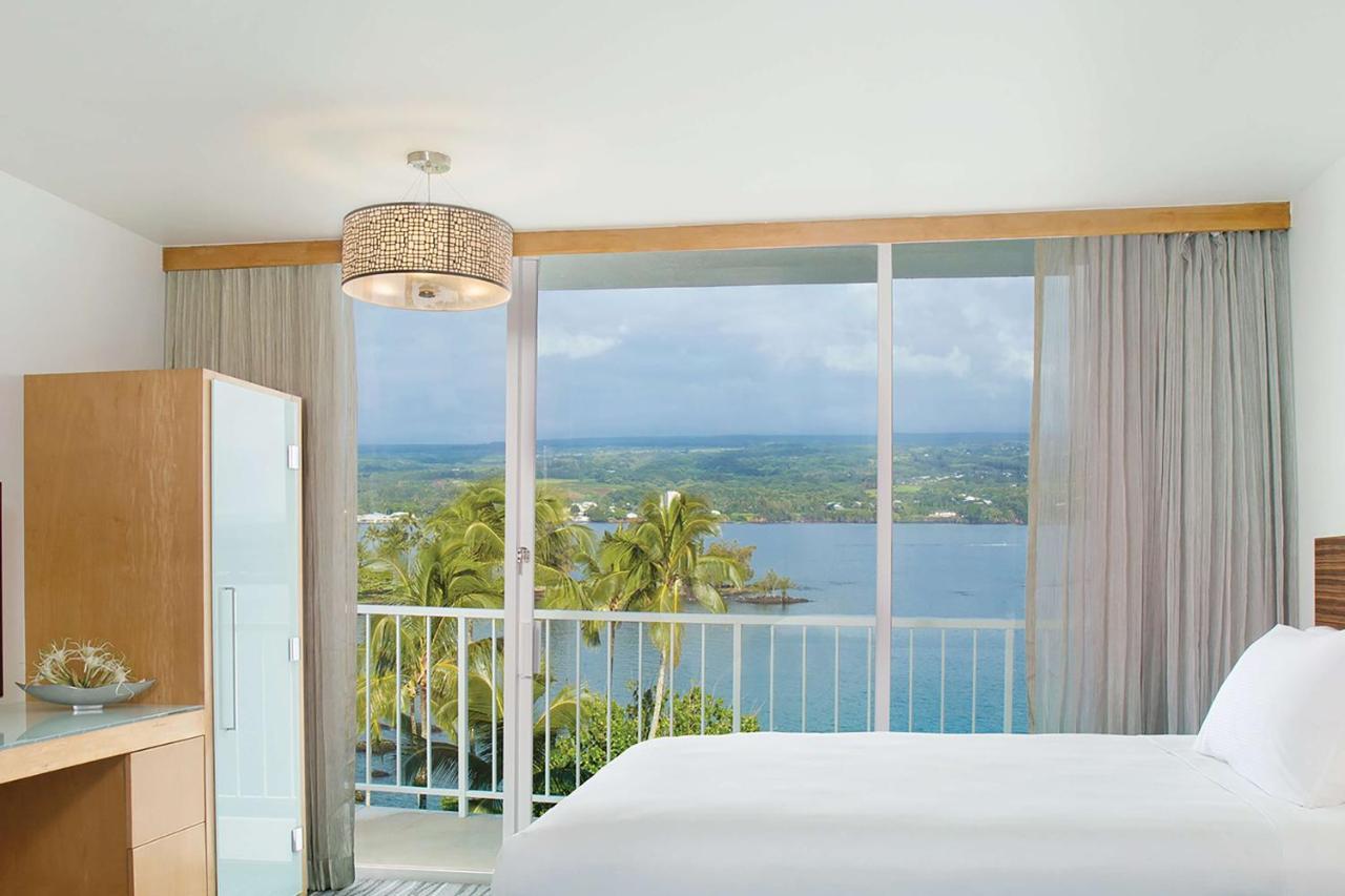 Queen Room with Roll In Shower and Ocean View - Mobility Access