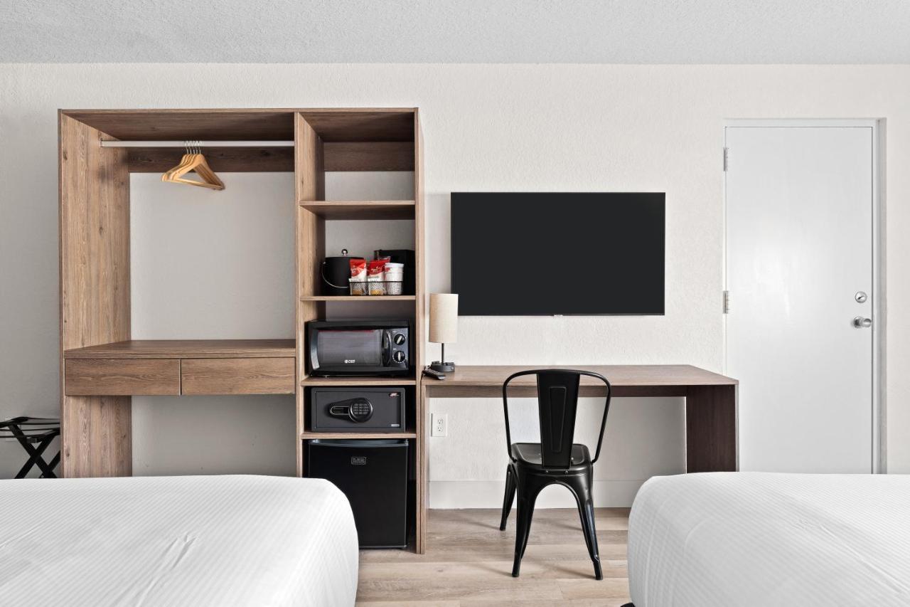 Queen Room with Two Queens Beds, Non-Smoking