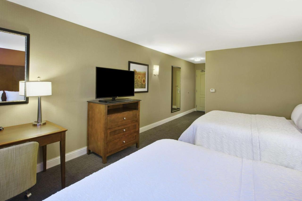 Room with Two Queen Beds - Non-Smoking