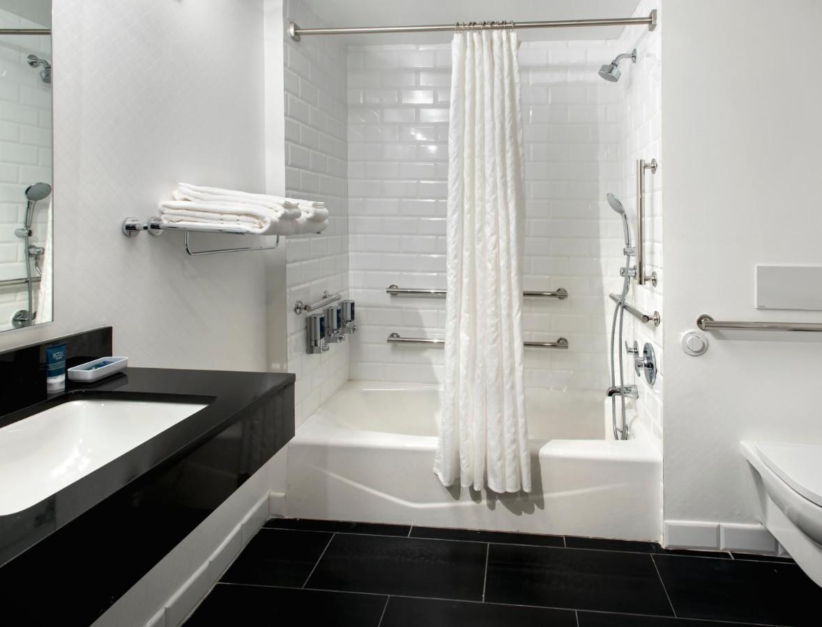 Quarto Queen com 2 Camas Queen-Size - Acessível a Hóspedes com Problemas de Audição