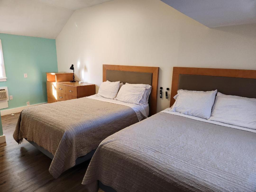 Deluxe Queen Room with Two Queen Beds