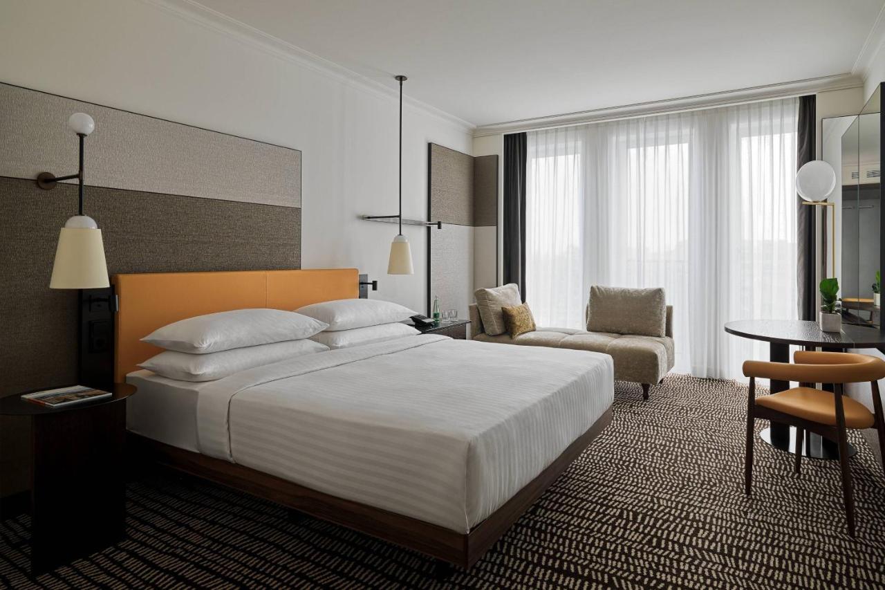 Executive Zimmer mit 1 Kingsize-Bett und Zugang zur Lounge