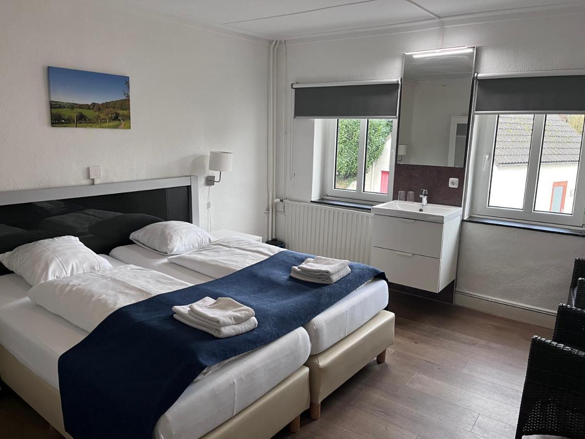 Basic Kamer met Gedeelde Badkamer (1 tot 2 Volwassenen)