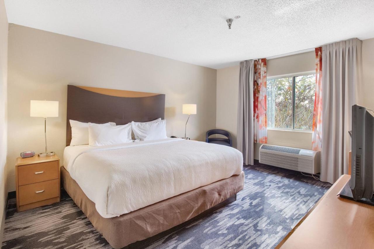 1 Bedroom Suite, 1 King, Sofa bed