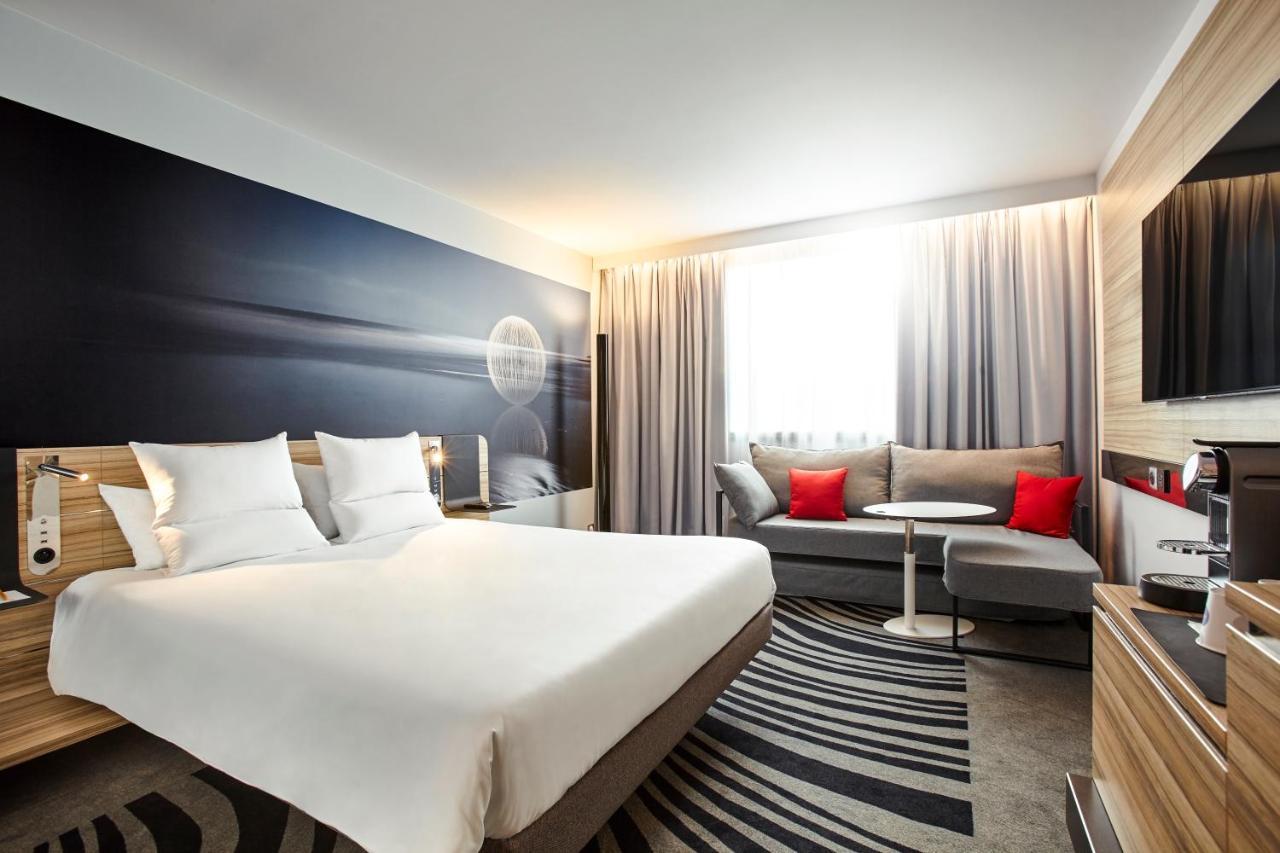 Executive Double Room with Swimming Pool View,750391907:JPEG