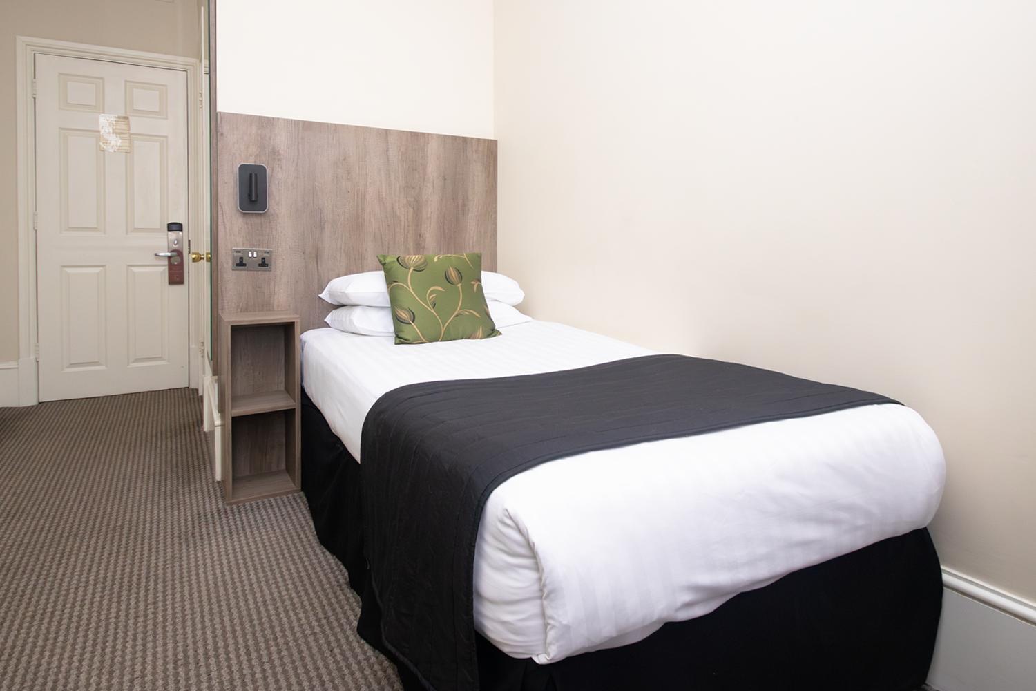 Single Room with Private Bathroom,1499285386:JPEG