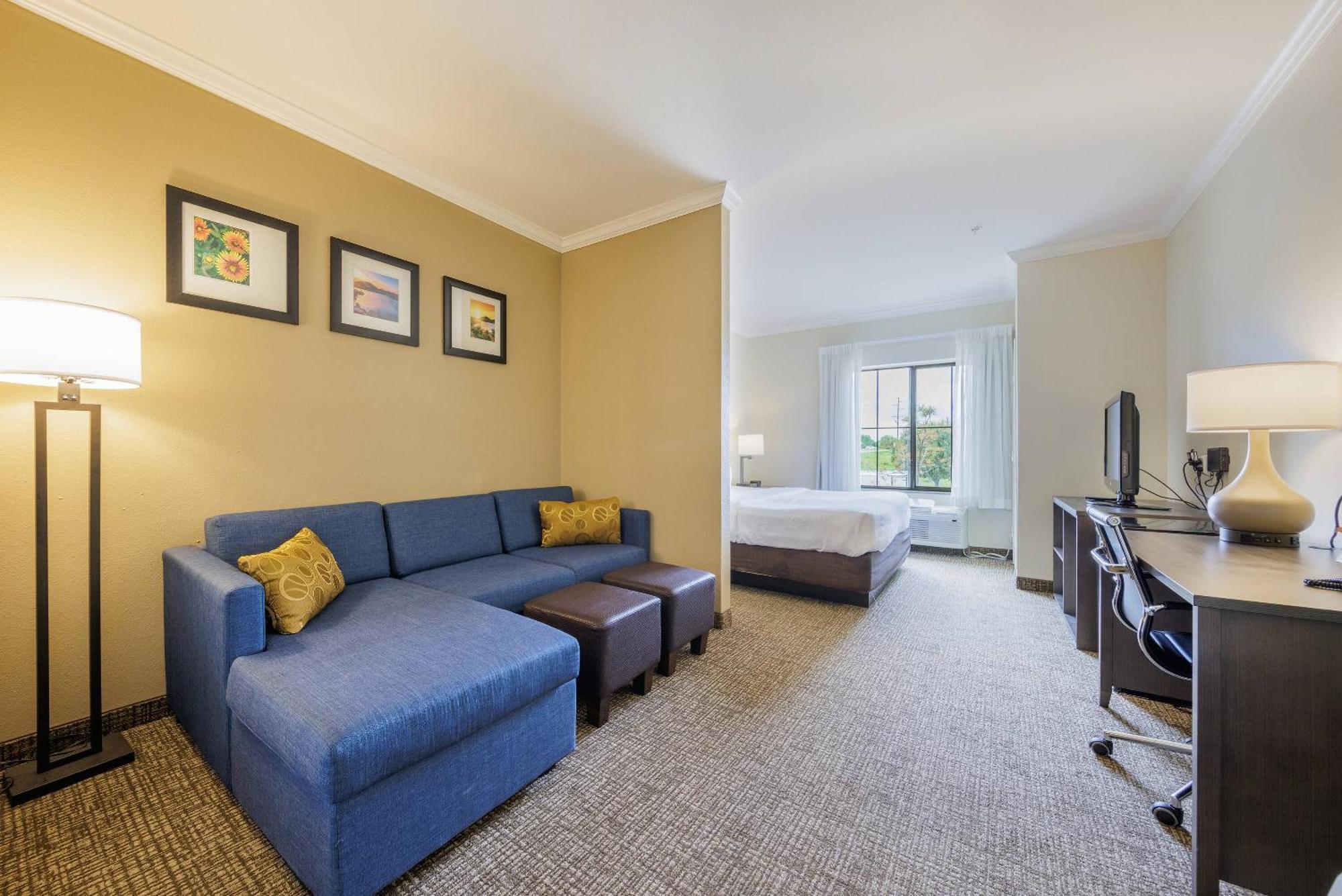 King Suite - Disability Access/Non-Smoking