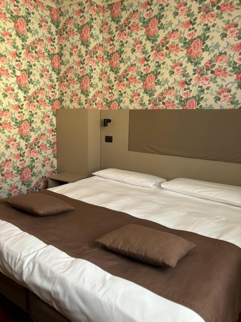 Economy Double or Twin Room,1499385184:JPEG