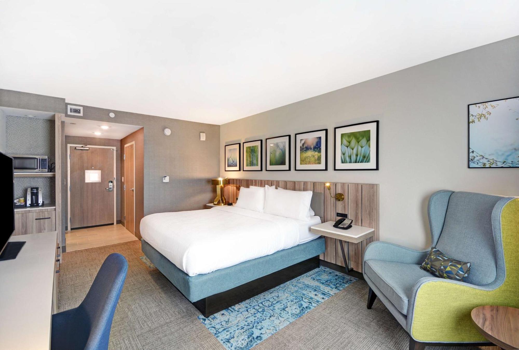 King Room Mobility or Hearing Accessible,1509335533:JPEG