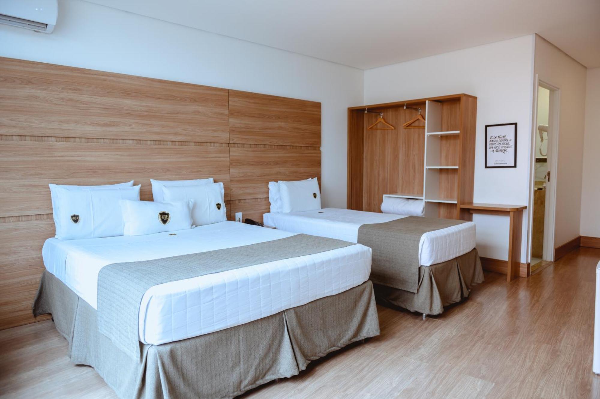 Quarto Familia (1 cama casal e 1 cama solteiro)