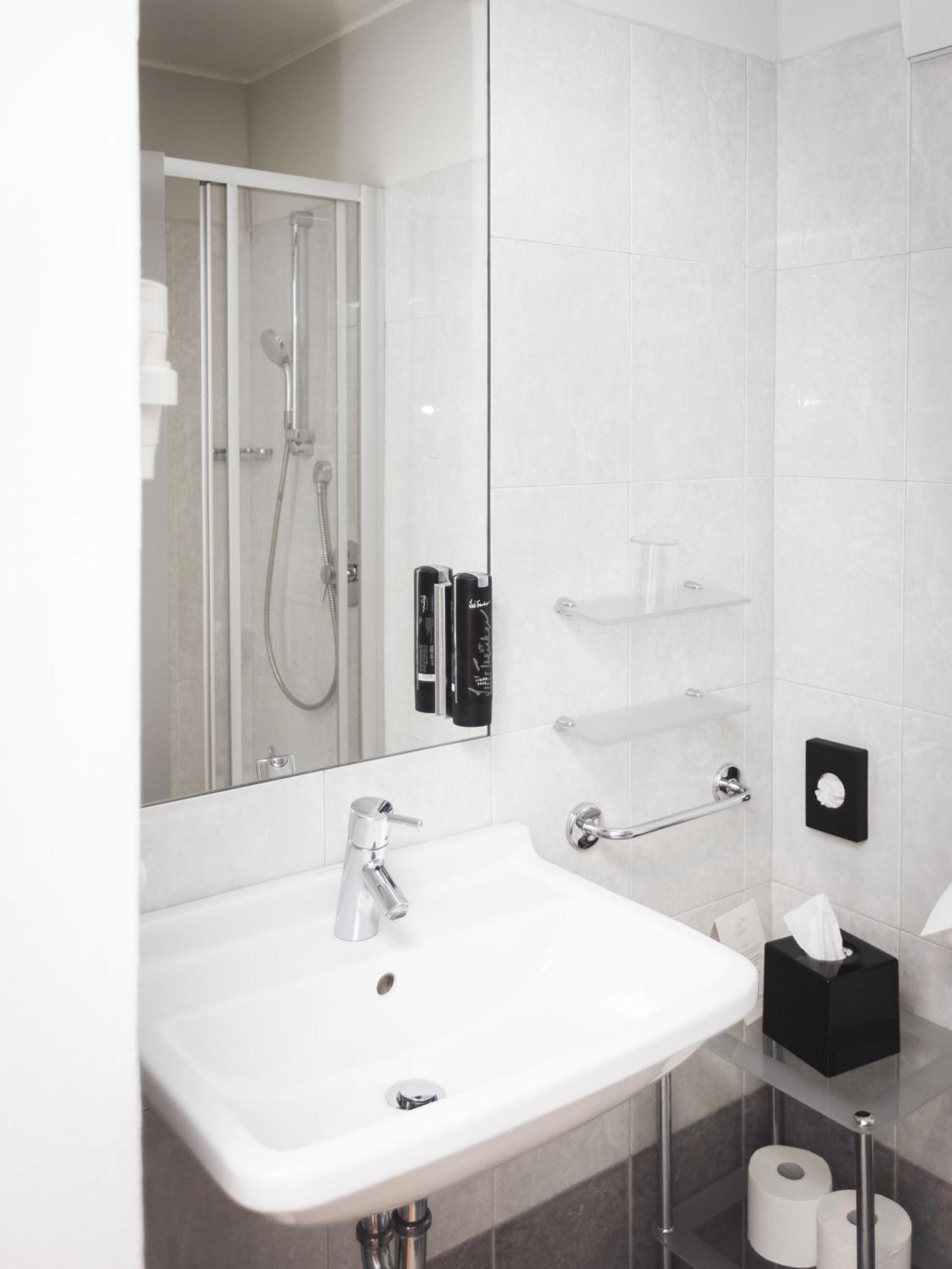 Einzelzimmer - Nebengebäude