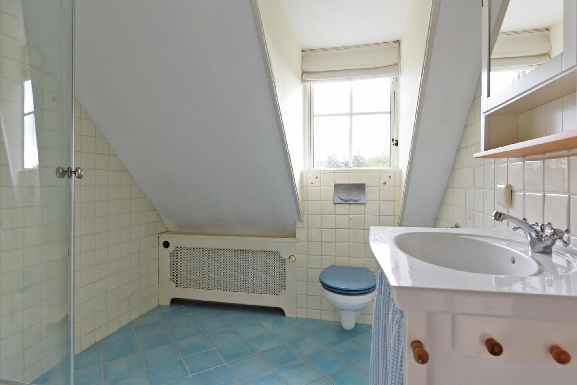 King Room with shared bathroom