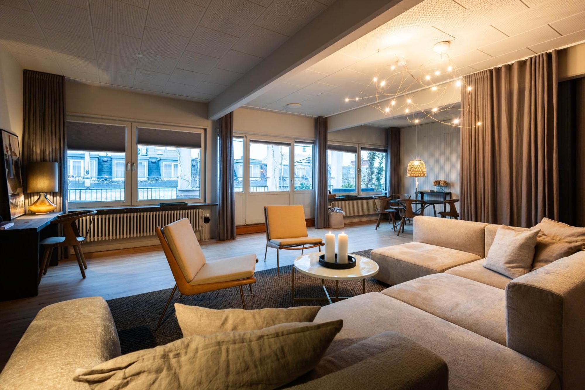 Two-Bedroom Penthouse Balcony & Habour View,1507133260:JPEG