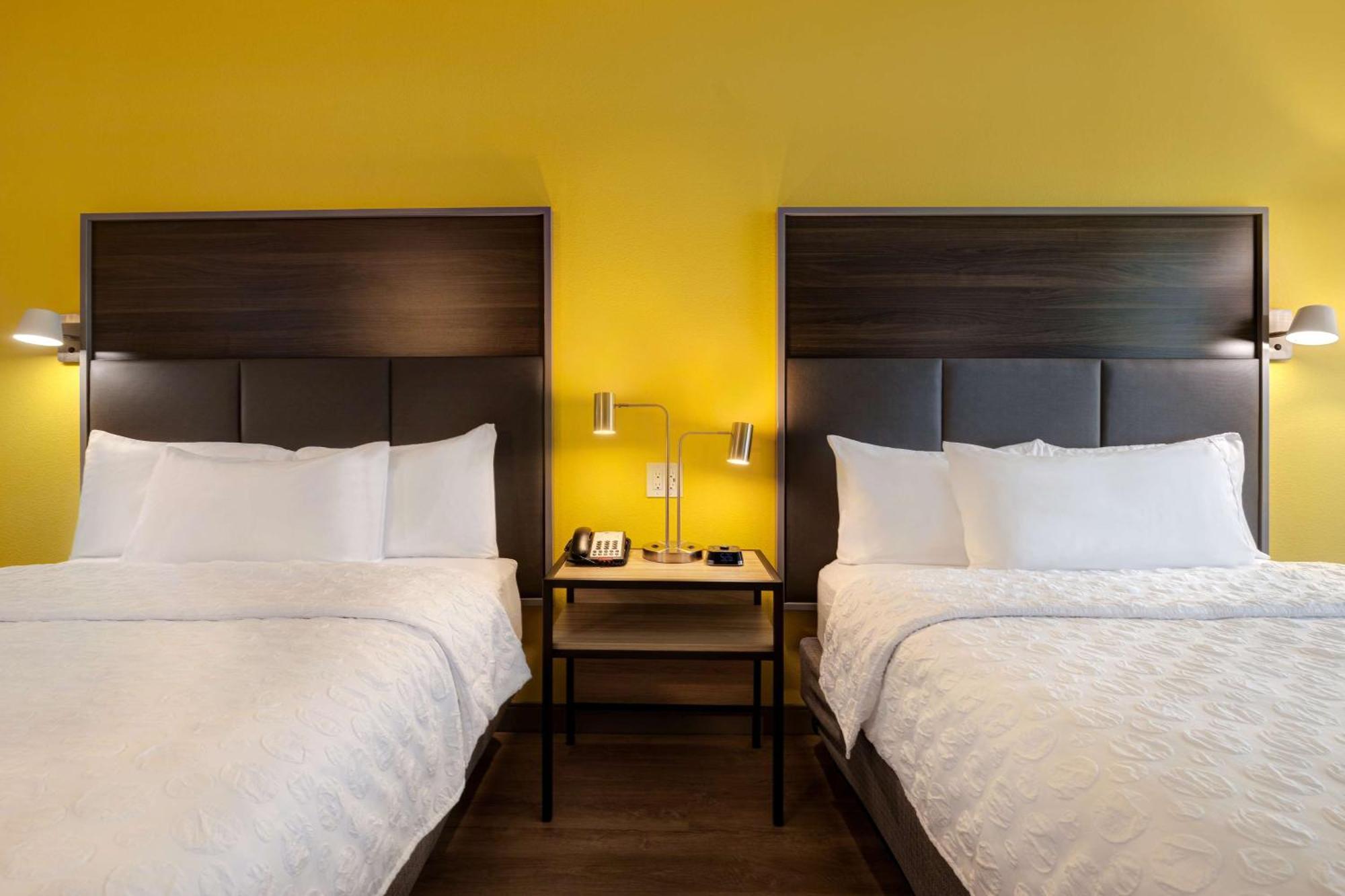 Queen Room with Two Queen Beds, Balcony and Partial Ocean View