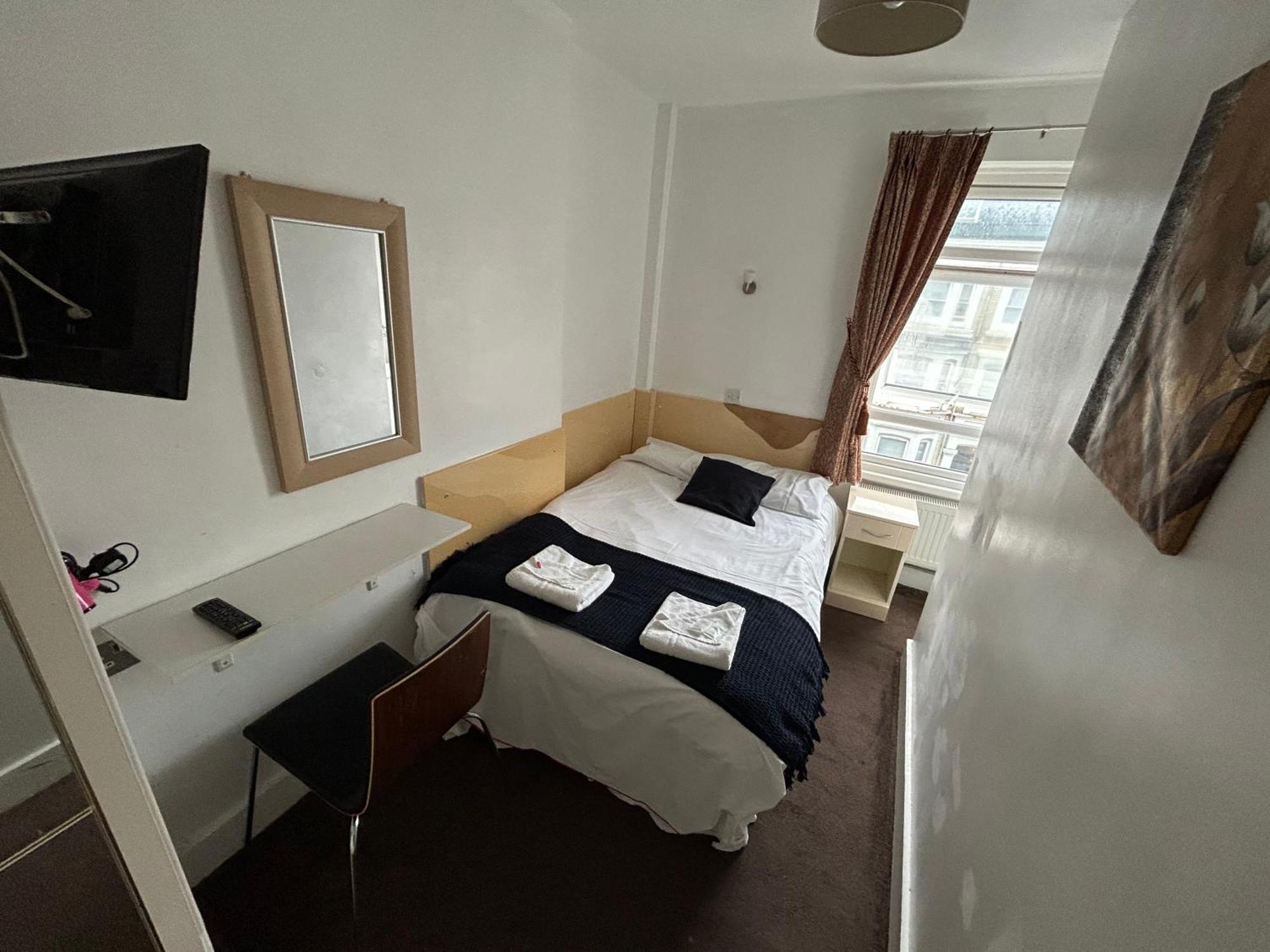 Double Room,1516352251:JPEG