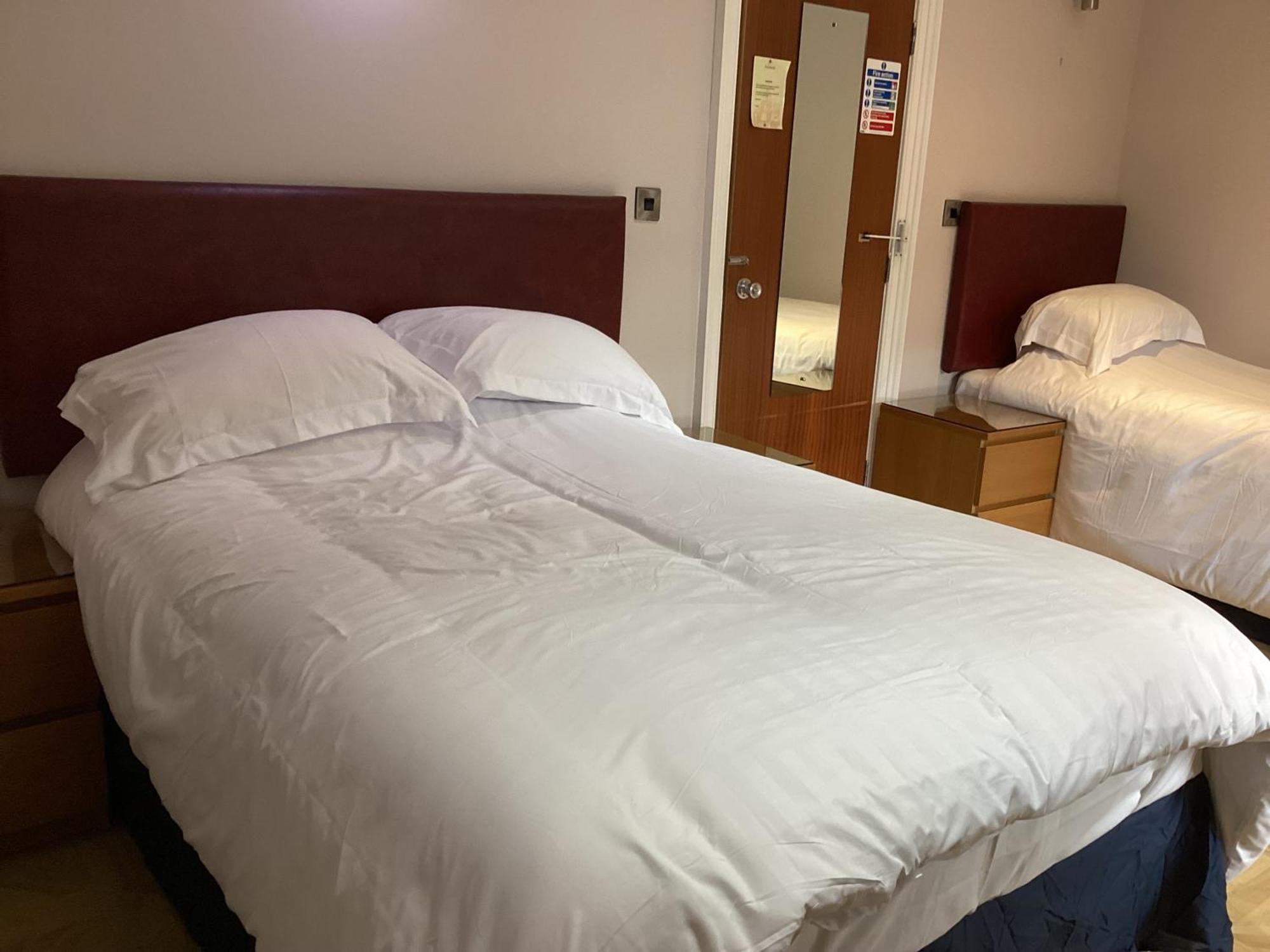 Chambre Double/Lits Jumeaux avec Salle de Bains