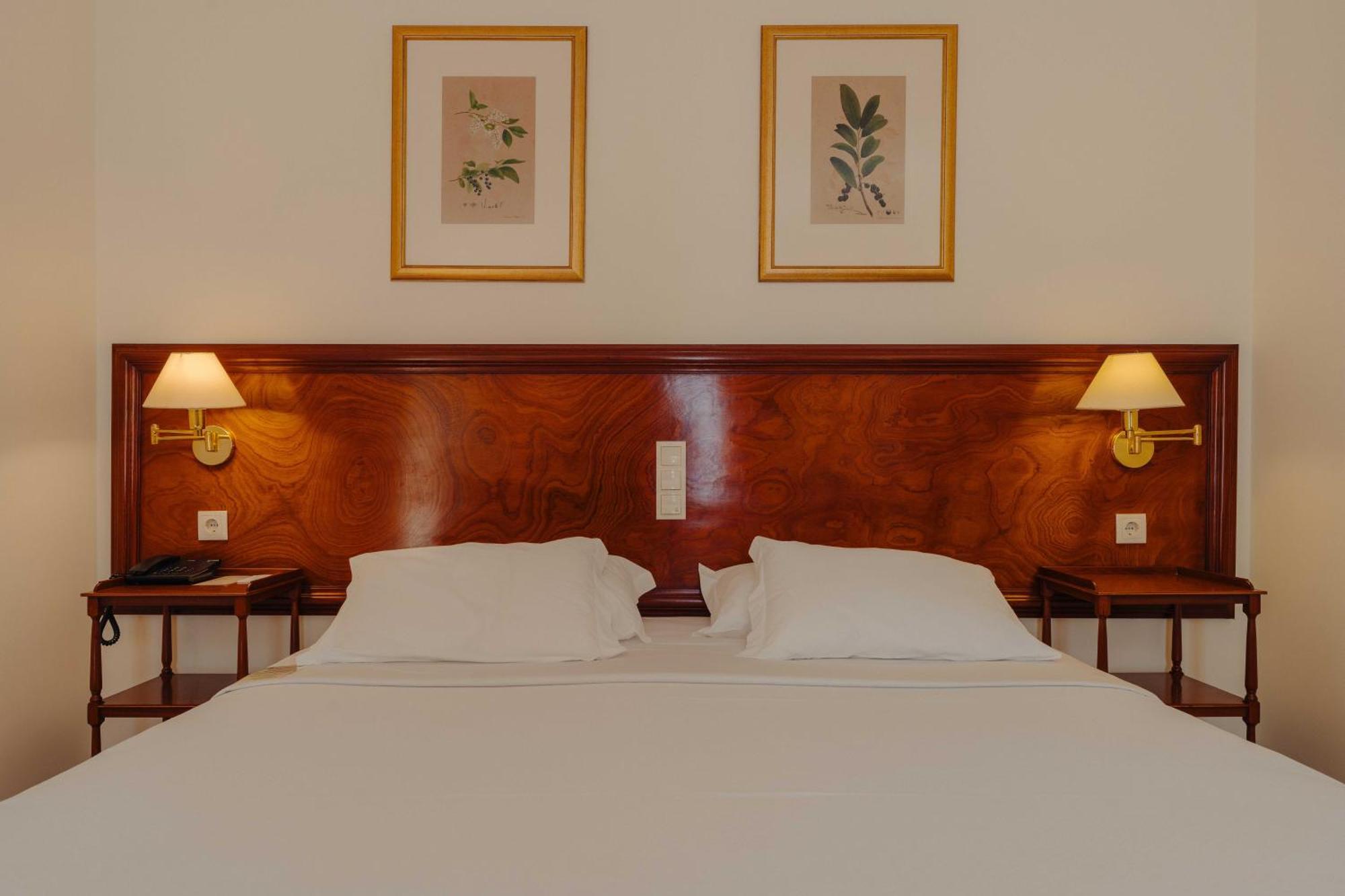 Chambre Double ou Lits Jumeaux de Luxe avec Balcon et Vue sur le Jardin