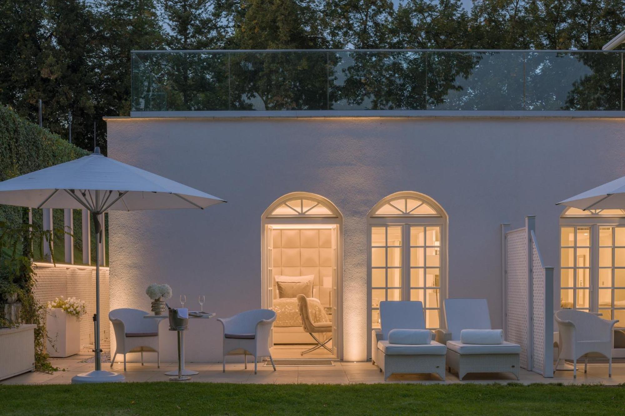 Deluxe Suite mit Whirlpool-Badewanne