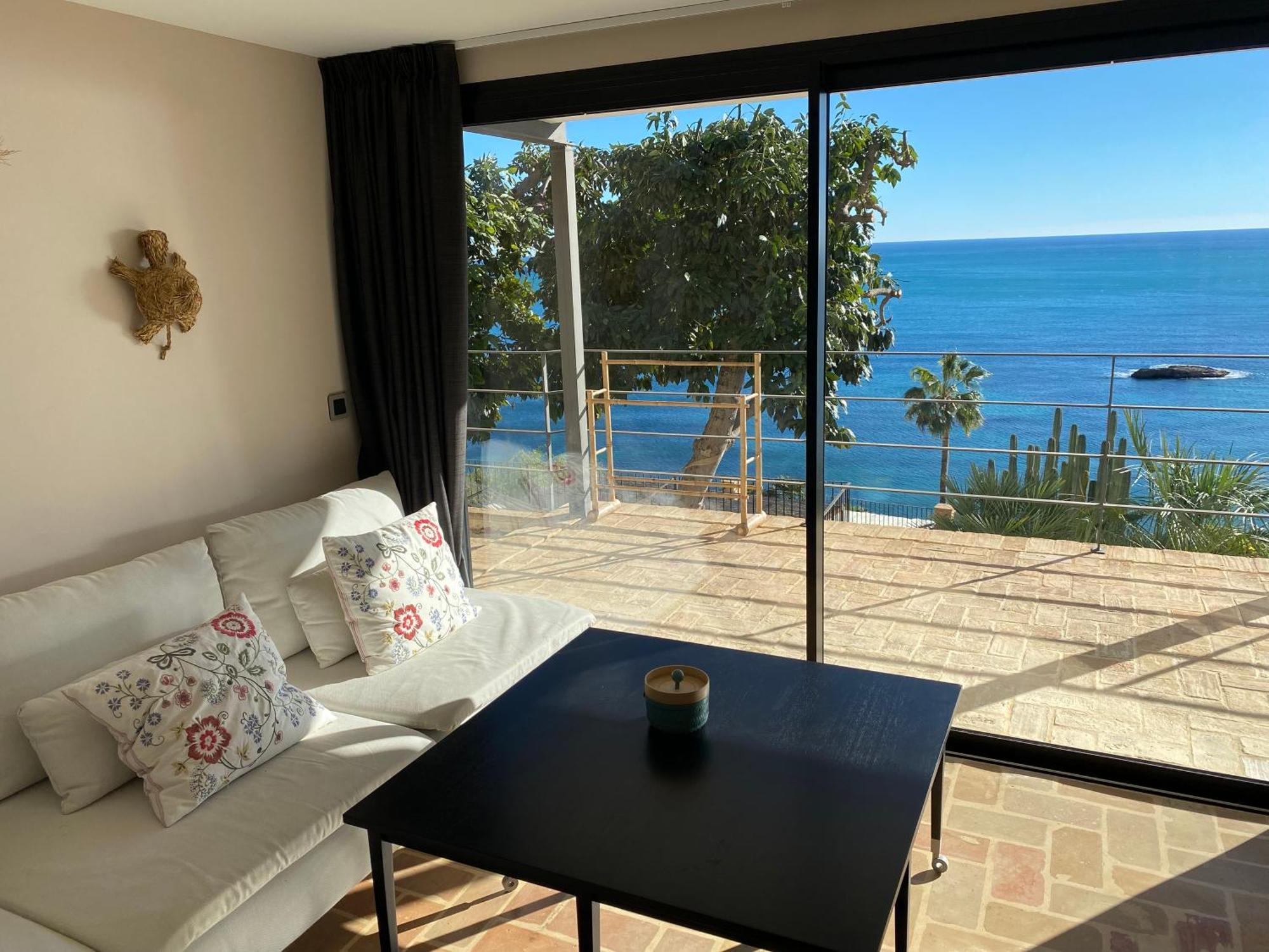 Habitación Doble Deluxe con balcón y vistas al mar