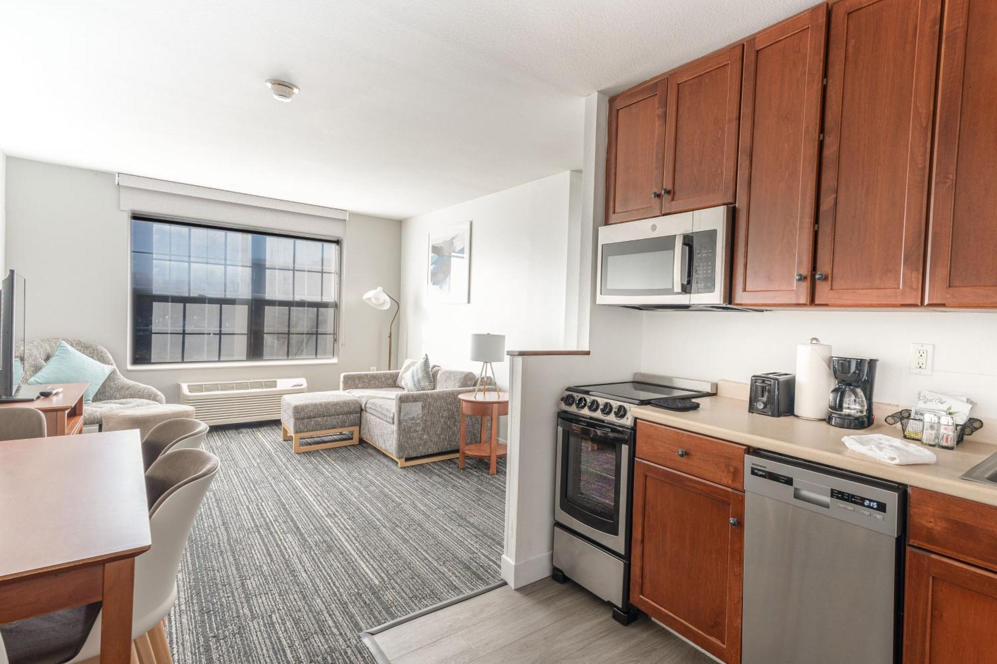 2 Bedroom Suite, 2 Queen, Sofa bed
