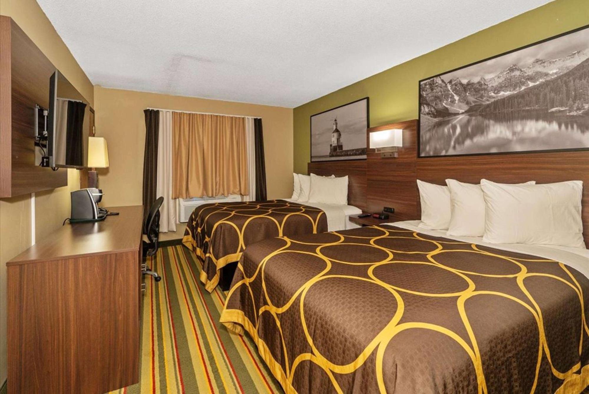 Queen Room with Two Queen Beds - Non-Smoking