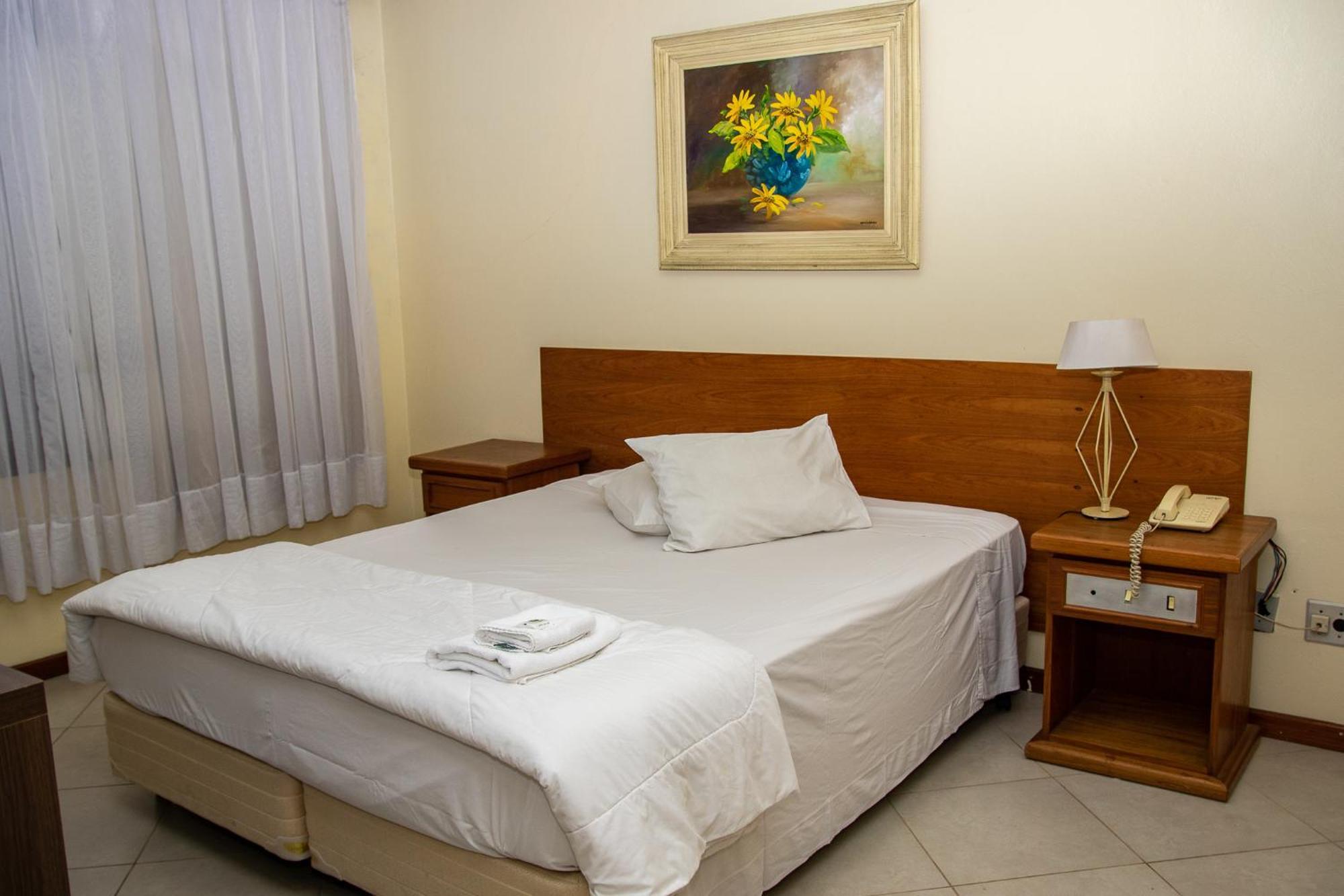 Quarto com 2 Camas de Solteiro