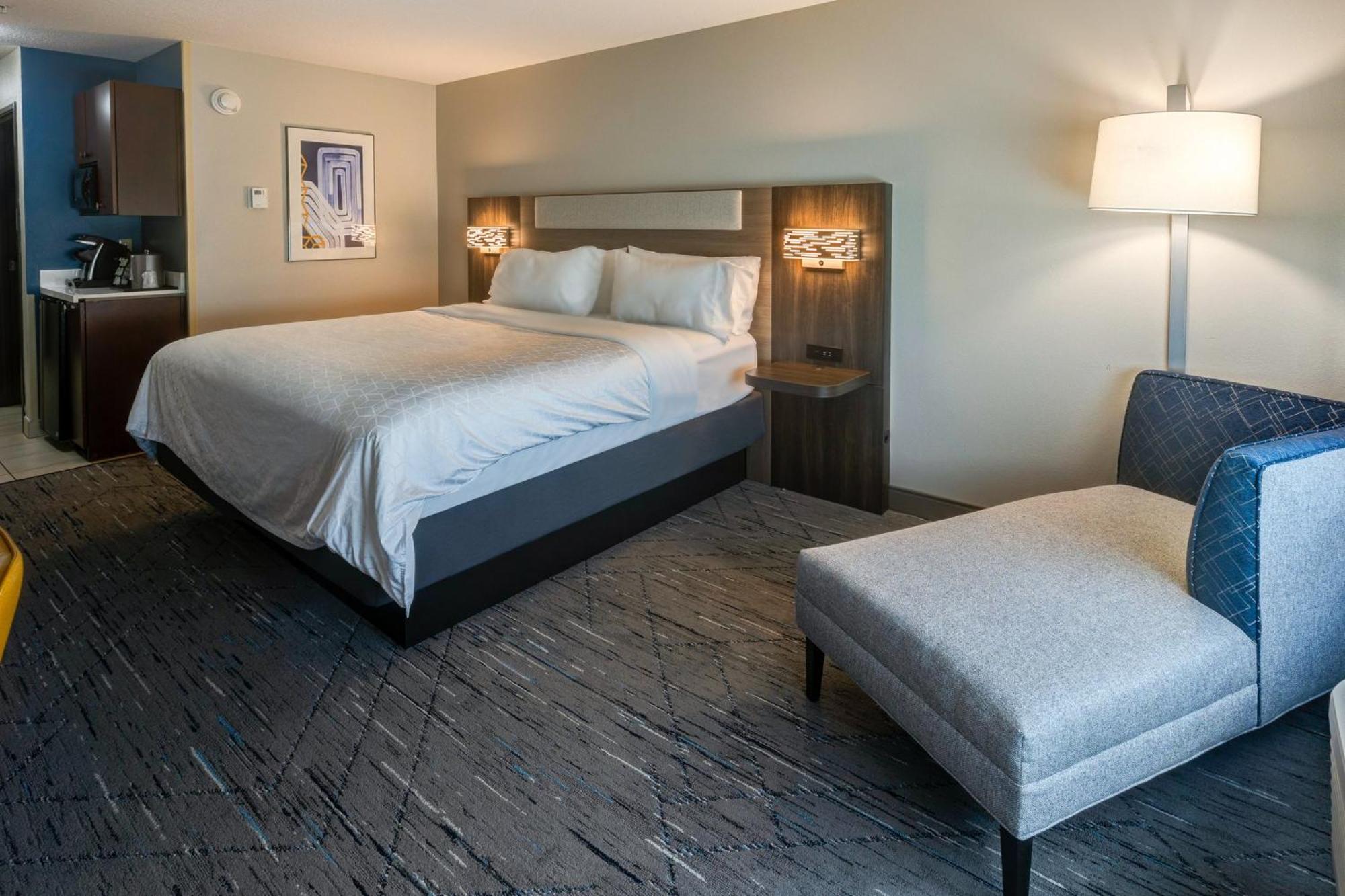 Standard King Room