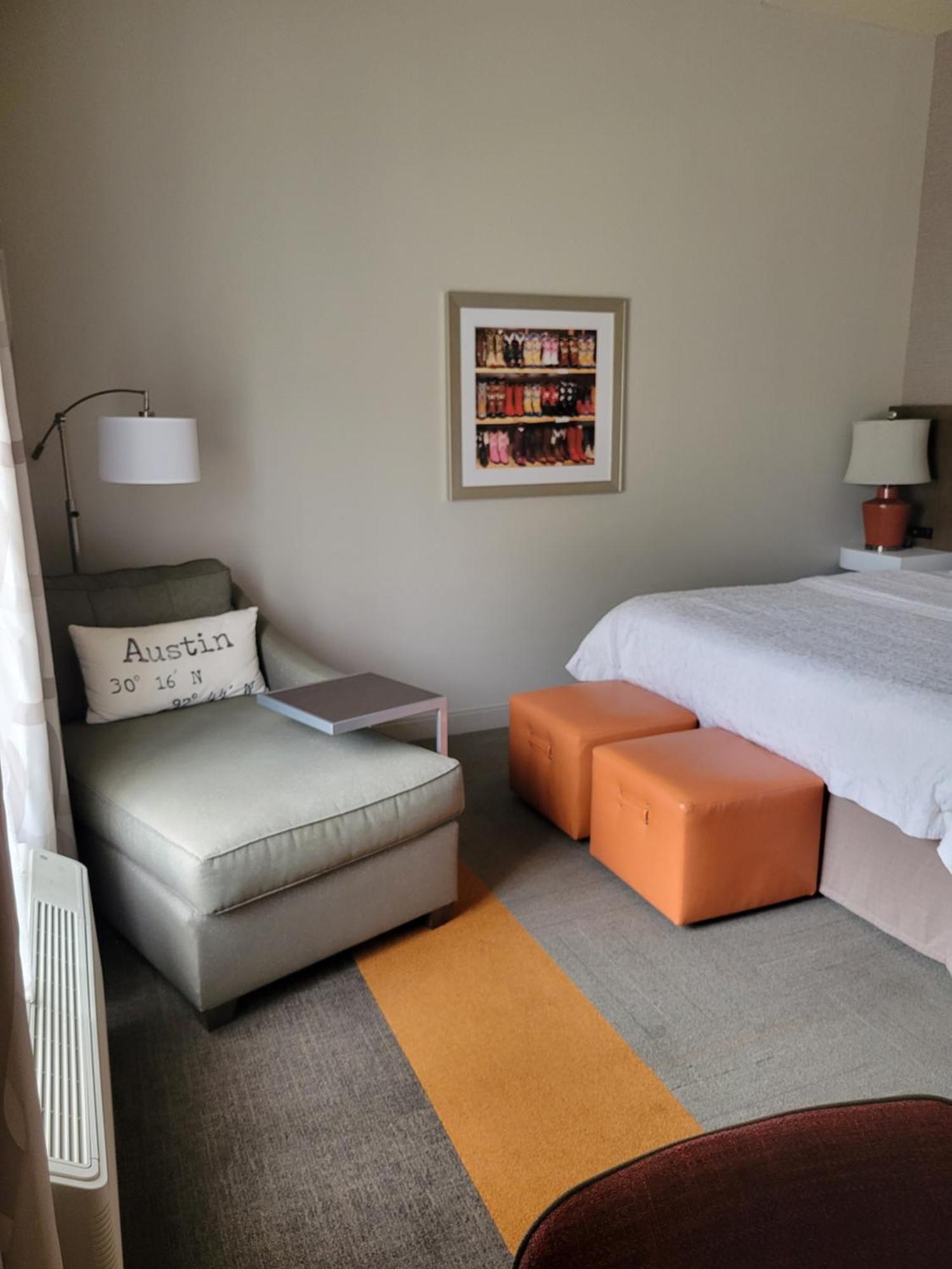 Deluxe King Room - Non-Smoking
