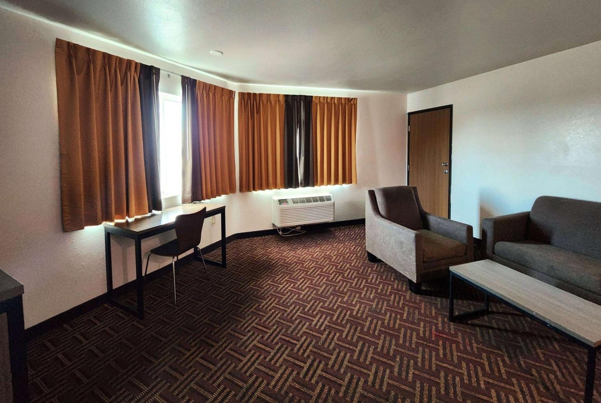 One-Bedroom Suite with Two Queen Beds - Non-Smoking