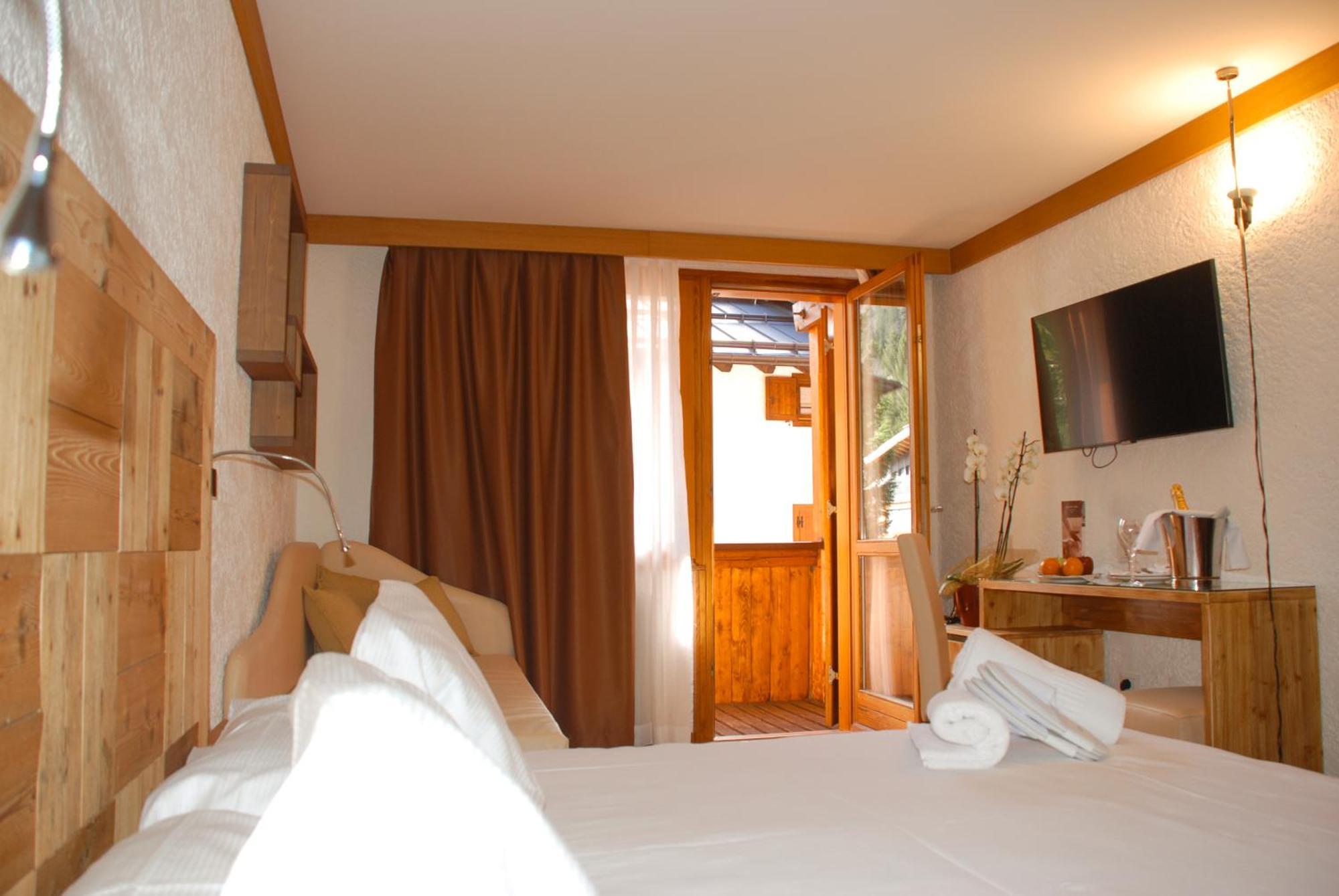Triple Room,1534360162:JPEG