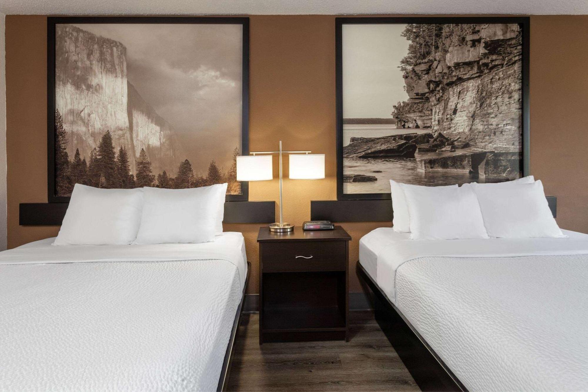 Queen Room with Two Queen Beds - Non-Smoking,1708151403:JPEG